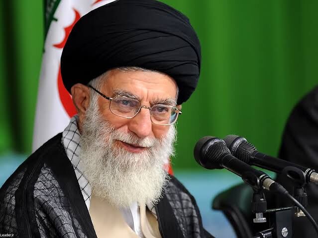 یک نفر رو مثل آقای خامنه‌ای پیدا نمی‌کنید