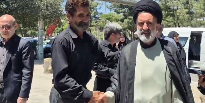 بازدید نماینده ولی‌فقیه در بنیاد از موکب حسینییه رهروان روح الله