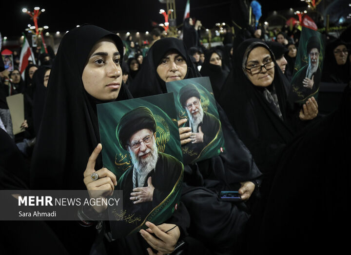 بزرگداشت رهبر شهید