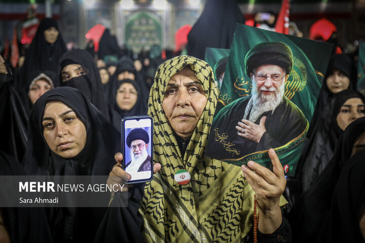 بزرگداشت رهبر شهید