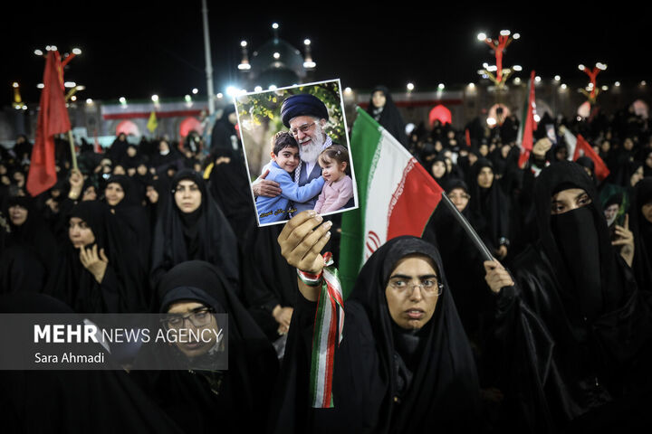 بزرگداشت رهبر شهید