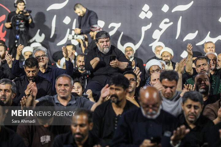 بزرگداشت رهبر شهید