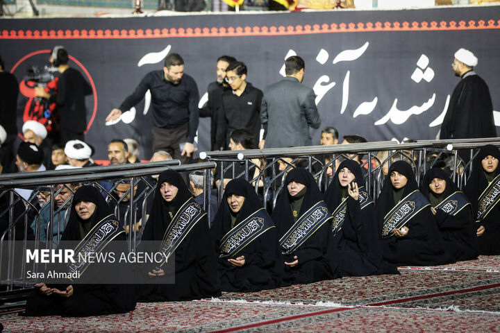 بزرگداشت رهبر شهید