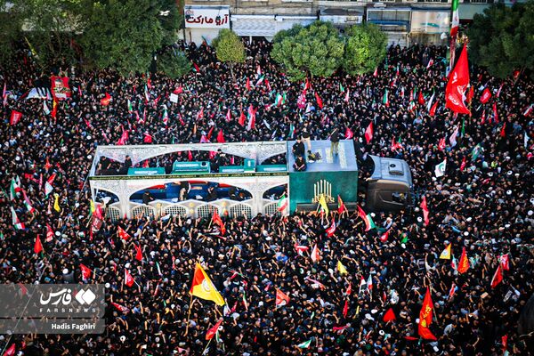 حضور ۸ میلیون نفر برای مراسم تشییع رهبر شهید در مشهد