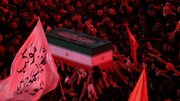 نمای هوایی از تشییع با شکوه پیکر مطهر رهبر شهید انقلاب اسلامی بر دستان مردم عزادار عراق