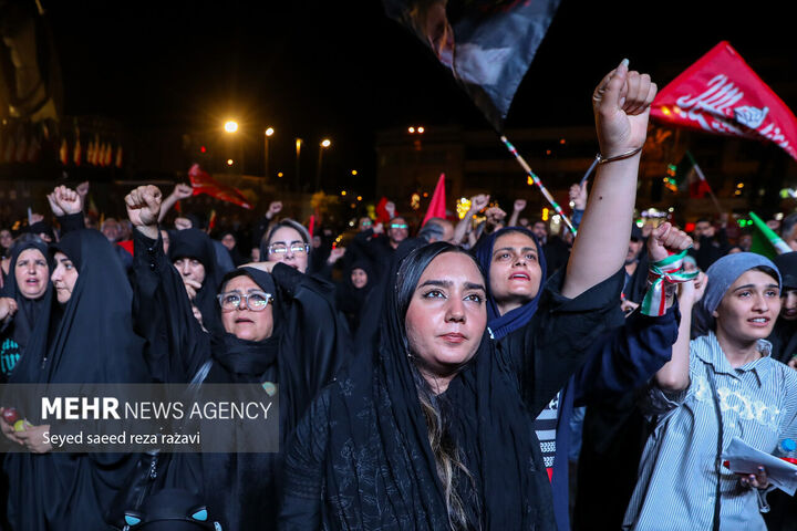 بزرگداشت میدان انقلاب
