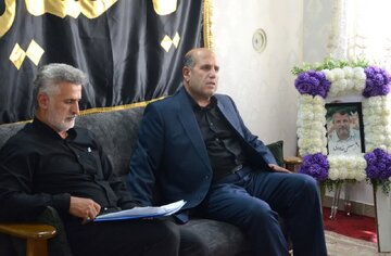 دیدار مدیرکل بنیاد شهید  تهران بزرگ با خانواده شهید خدادادی