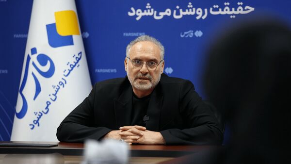 افشین علاء: نتوانستیم باری از دوش رهبر شهید برداریم