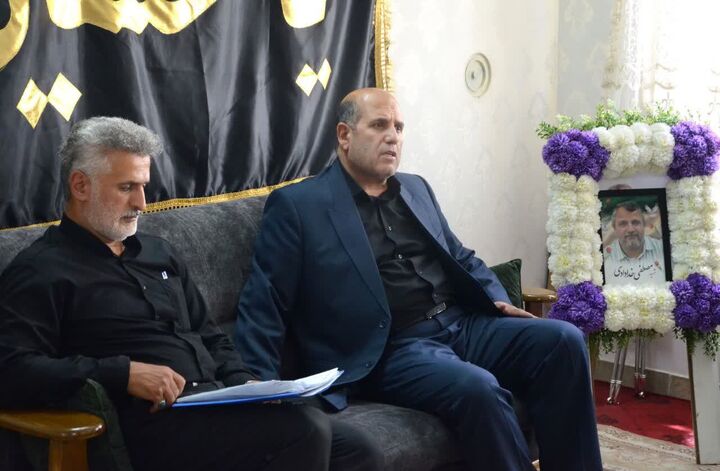 دیدار مدیرکل بنیاد شهید  تهران بزرگ با خانواده شهید خدادادی