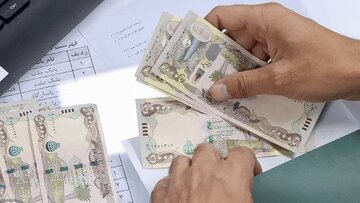 فروش ۱۰۰۰ دلار اسکناس ارز در شعب ۳ بانک از امروز