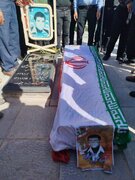 تشییع پیکر مادر شهید اسماعیل صفریان درشهرستان ورزنه