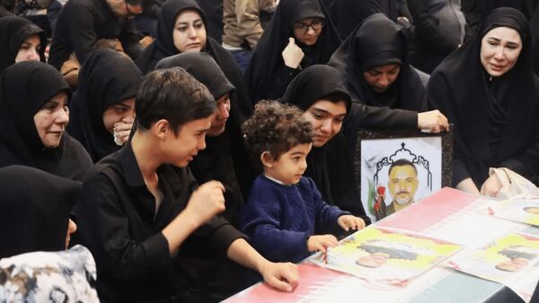 «نمی‌دانستم فیلم لحظه شهادت همسرم را تماشا می‌کنم»