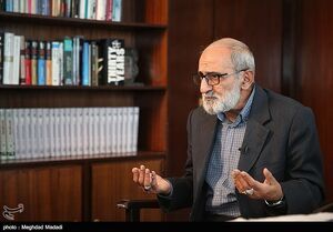 شریعتمداری: محاصره دریایی آمریکا مصداق دزدی دریایی است