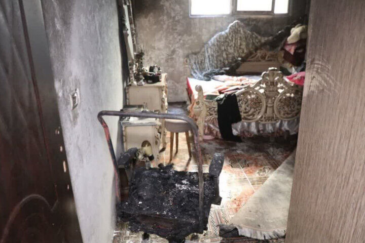 حریق منزل مسکونی در مشهد و نجات ۲ محبوسی از طبقه چهارم