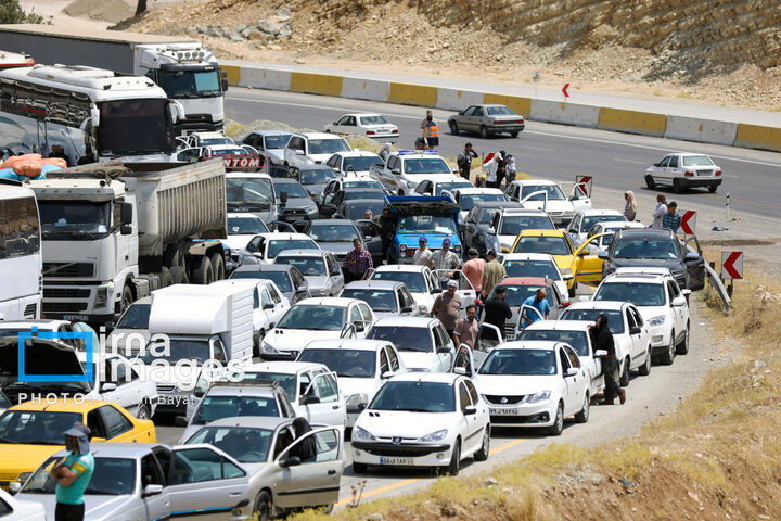 ترافیک سنگین در محورهای منتهی به تهران/ انسداد محور هراز تا ساعت ۱۷