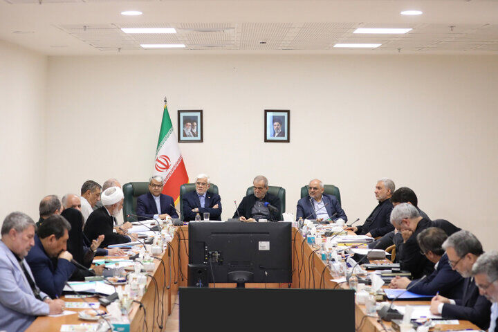 بررسی اقدامات دولت در بازسازی مناطق آسیب‌دیده از جنگ در هیئت دولت