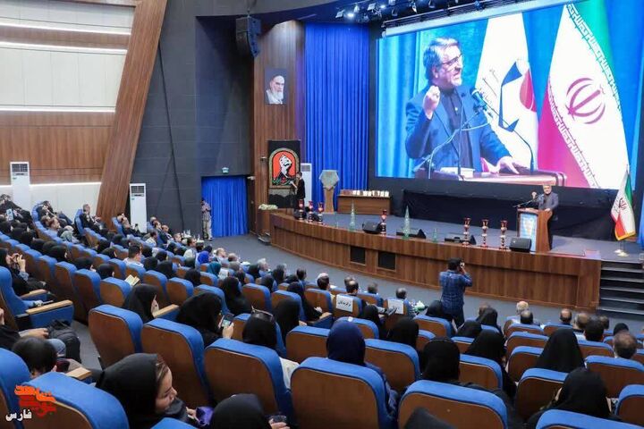 دهمین کنگره ملی شعر ایثار با معرفی برگزیدگان به کار خود پایان داد
