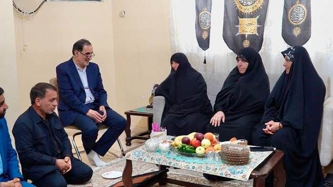 باید بتوانیم اسطوره های تاریخی آینده را با شهدا به عنوان قهرمانان ملی بسازیم