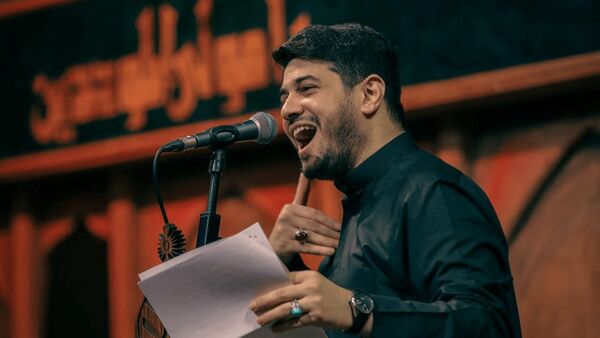 محمد الجنامی «ابواب الزیاره» را برای خادمان اربعین خواند
