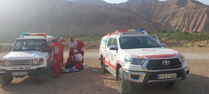 نجات ۲ گرفتار در ارتفاعات بنه کوه گرمسار