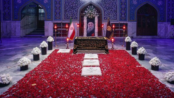 چهار مسیر ویژه زیارت مرقد رهبر شهید در حرم رضوی