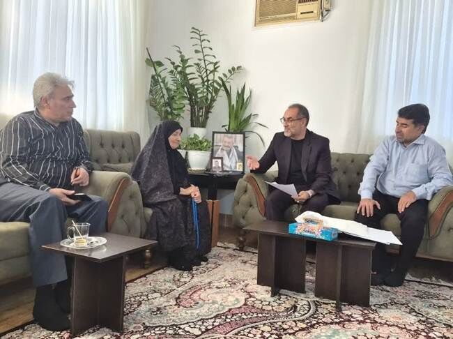 دیدار مدیرکل بنیاد مازندران از خانواده شهیدان رشیدی و جانبازان استان