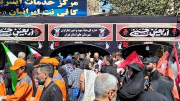 استقبال مردم از فعالیت های فرهنگی پردیس سلام شهید/ میزبانی فرزندان شهدا از زائران در جاماندگان اربعین حسینی