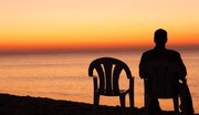 چرا از دست دادن‌ها ما را این‌قدر به هم می‌ریزد؟