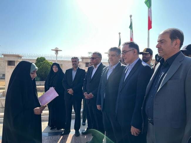 حضور رئیس بنیاد شهید و امور ایثارگران در استان مرکزی به مناسبت هفته دولت