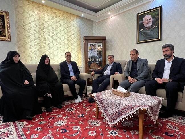 دیدار رئیس بنیاد شهید با خانواده شهید سردار سپهبد محمد پاکپور