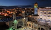 مسجدی با دکور هفت‌رنگ