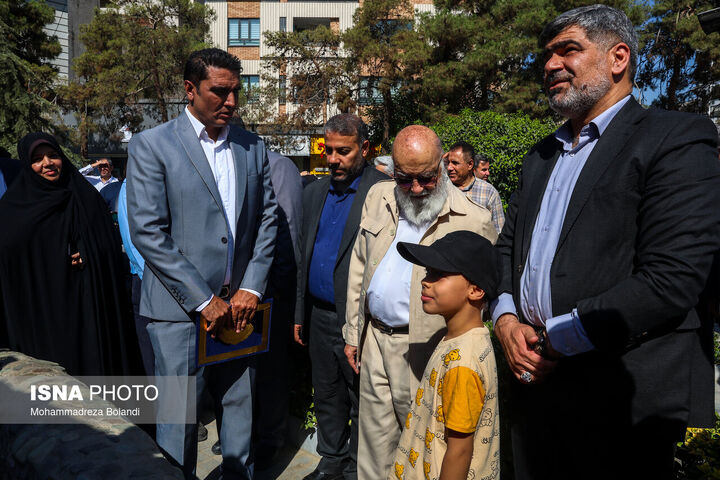 رونمایی1