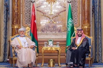 دیدار سلطان عمان با ولی‌عهد عربستان در جده