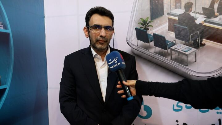 بانک دی در مسیر افزایش تسهیلات ایثارگران به ۱۰ همت/ حمایت از شرکت‌های دانش‌بنیان خانواده شهدا و ایثارگران