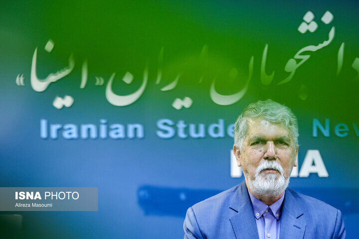 وزیر ارشاد با «مد و لباس» دستوری موافق است؟