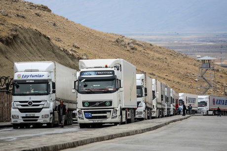 تردد ناوگان ترانزیتی در مرز نوردوز روان شد