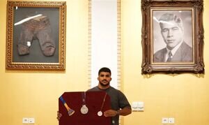 اهدای ۳ مدال فرخی به موزه افتخارات کشتی ایران