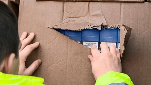 از اطلاعات تا عملیات؛ پلیس وارد انبار ۳۰ میلیارد تومانی کالا شد