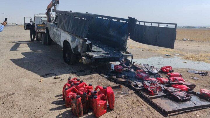 واژگونی و حریق ۲ وانت در اتوبان قزوین-کرج