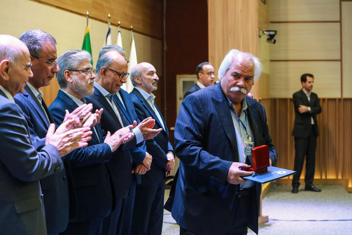 تقدیر از ۱۶ یاریگر برگزیده آموزش عالی در نهمین گردهمایی خیرین