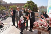 پویش شکوه جاودان با اهتزاز پرچم مقدس جمهوری اسلامی در مدارس
