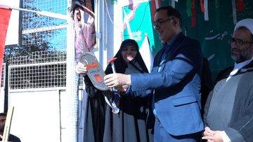 زنگ ایثار در نخستین روز سال تحصیلی جدید در دبیرستان روشنگر شاهد نواخته شد