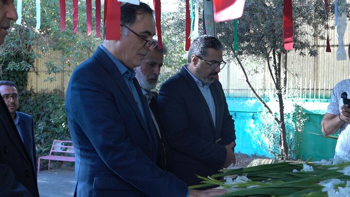 دبیرستان شاهد