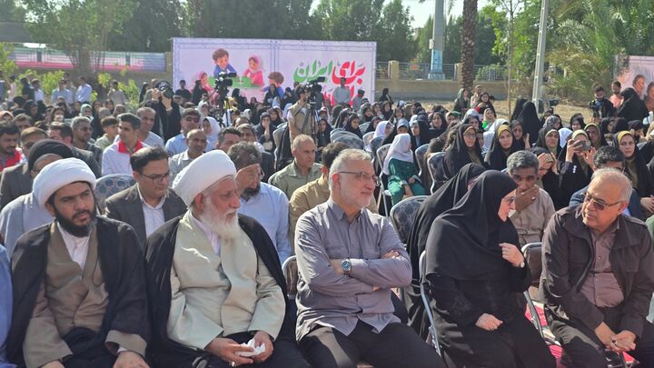 دست‌های کوچک شهدای میناب می‌تواند گره‌های بزرگی را باز کند