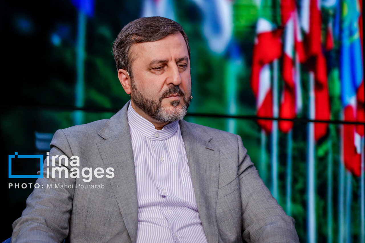 غریب‌آبادی: جهان فریب روایت‌سازی نتانیاهو را نمی‌خورد