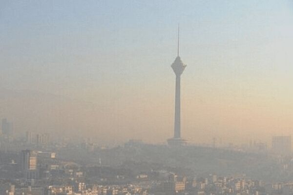 هوای تهران در اولین روز هفته آلوده شد