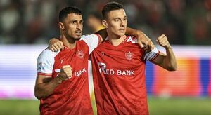 پرسپولیس جایگاه اول را از تراکتور گرفت