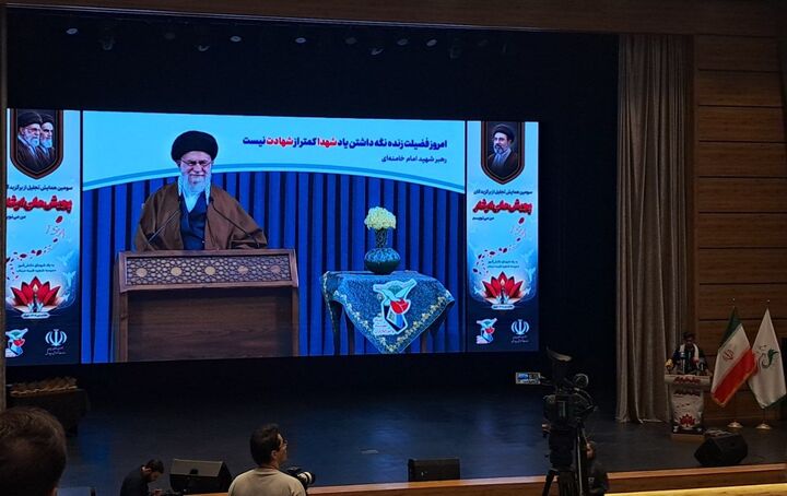 سومین همایش تجلیل از برگزیدگان پویش ملی ایثار «من می‌نویسم» برگزار شد