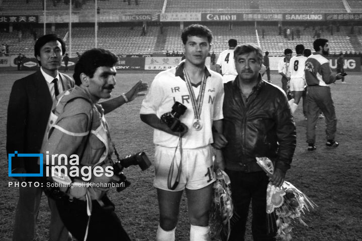 پکن1990