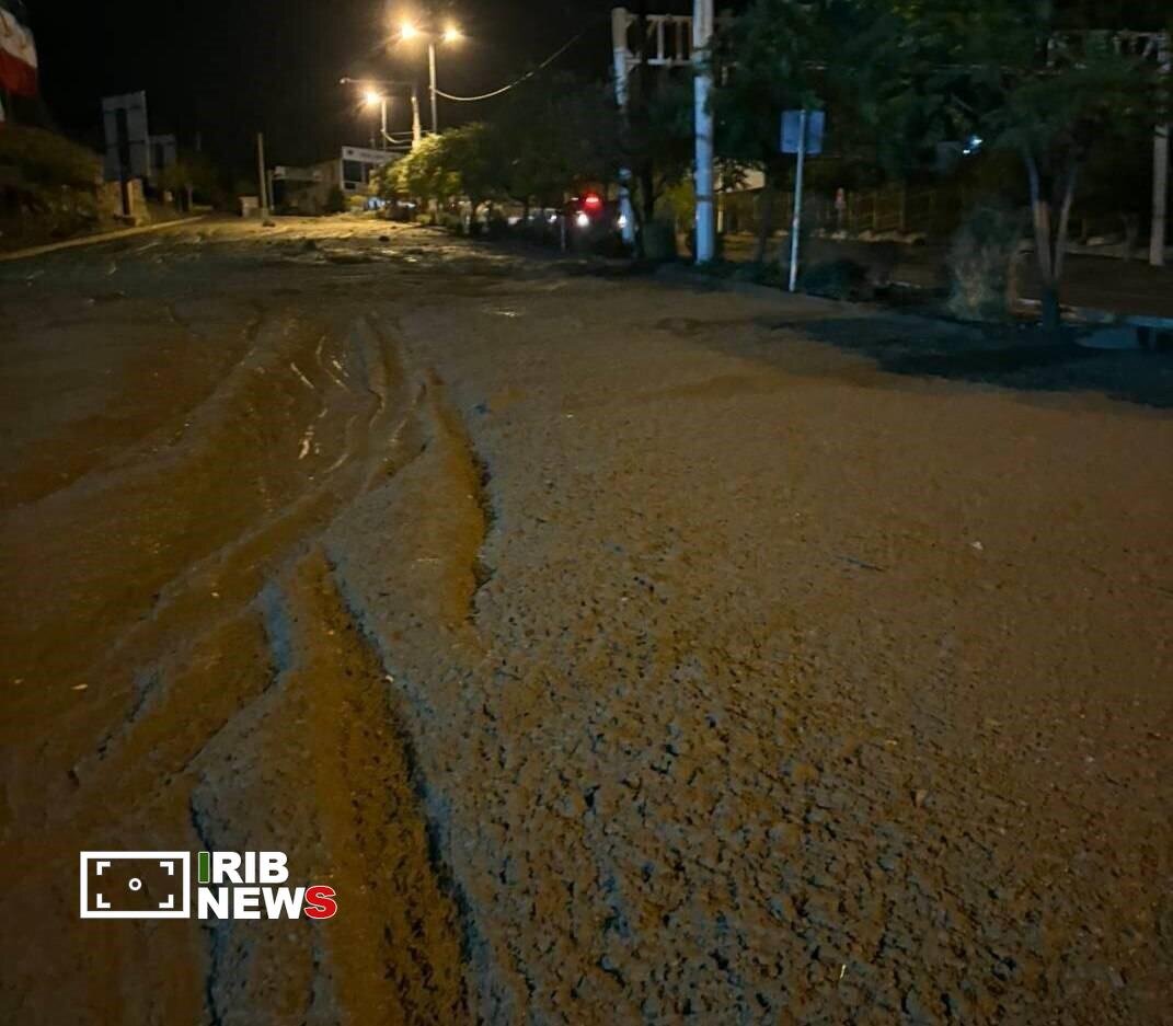 نجات ۱۱ طبیعت گرد از سیلاب کوه بیجی در کرج